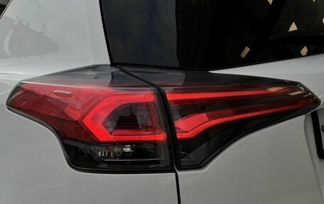 Toyota RAV4, 2019 год, 2 300 000 рублей, 26 фотография