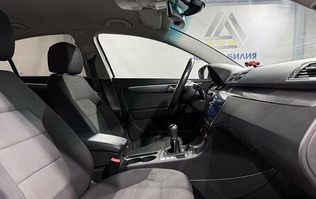 Volkswagen Passat B7, 2011 год, 1 099 000 рублей, 12 фотография