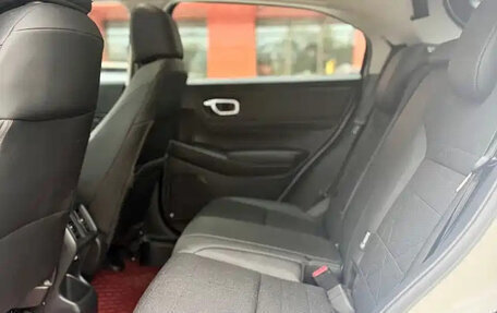 Honda Vezel, 2023 год, 2 100 000 рублей, 4 фотография