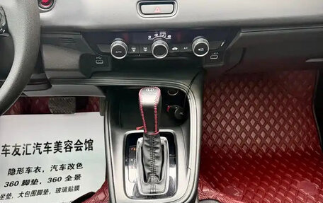 Honda Vezel, 2023 год, 2 100 000 рублей, 7 фотография
