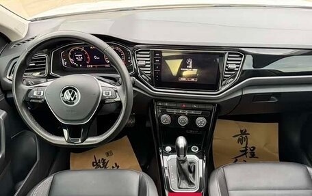 Volkswagen T-Roc I, 2022 год, 1 600 020 рублей, 7 фотография