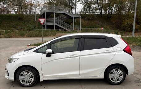 Honda Fit III, 2018 год, 990 000 рублей, 2 фотография