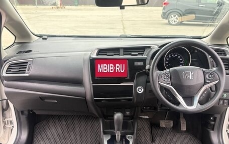 Honda Fit III, 2018 год, 990 000 рублей, 9 фотография