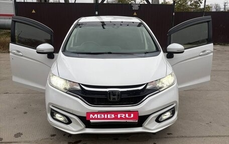 Honda Fit III, 2018 год, 990 000 рублей, 7 фотография