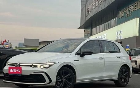 Volkswagen Golf VIII, 2022 год, 1 580 000 рублей, 1 фотография