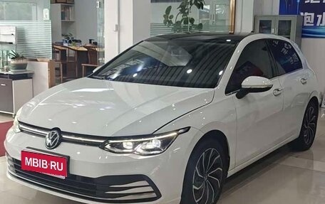 Volkswagen Golf VIII, 2023 год, 1 750 000 рублей, 1 фотография