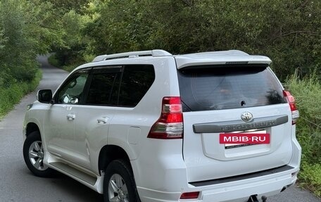Toyota Land Cruiser Prado 150 рестайлинг 2, 2014 год, 3 000 000 рублей, 2 фотография