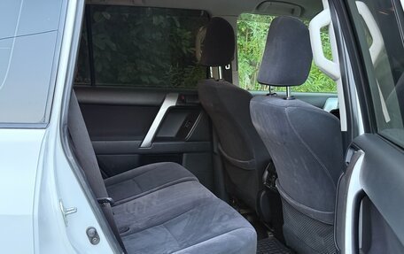 Toyota Land Cruiser Prado 150 рестайлинг 2, 2014 год, 3 000 000 рублей, 8 фотография