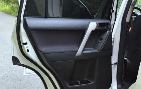 Toyota Land Cruiser Prado 150 рестайлинг 2, 2014 год, 3 000 000 рублей, 16 фотография