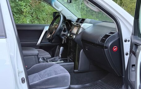 Toyota Land Cruiser Prado 150 рестайлинг 2, 2014 год, 3 000 000 рублей, 7 фотография
