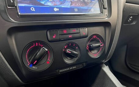 Volkswagen Jetta VI, 2013 год, 890 000 рублей, 17 фотография