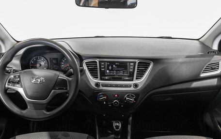 Hyundai Solaris II рестайлинг, 2022 год, 1 590 000 рублей, 6 фотография