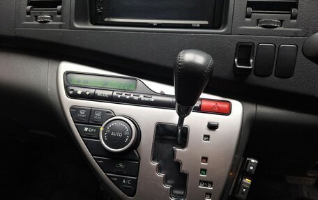 Toyota ISis I, 2010 год, 1 150 000 рублей, 14 фотография