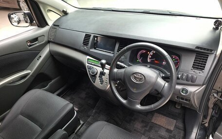 Toyota ISis I, 2010 год, 1 150 000 рублей, 10 фотография