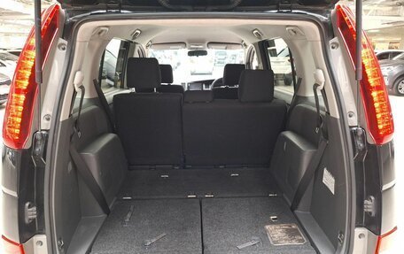 Toyota ISis I, 2010 год, 1 150 000 рублей, 24 фотография