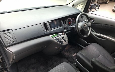 Toyota ISis I, 2010 год, 1 150 000 рублей, 19 фотография