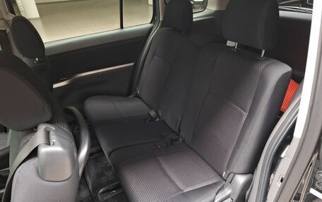 Toyota ISis I, 2010 год, 1 150 000 рублей, 21 фотография