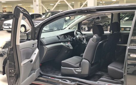 Toyota ISis I, 2010 год, 1 150 000 рублей, 18 фотография