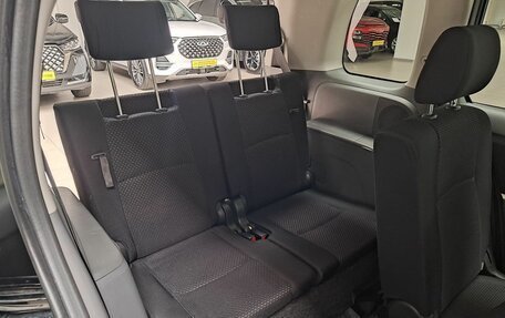 Toyota ISis I, 2010 год, 1 150 000 рублей, 22 фотография