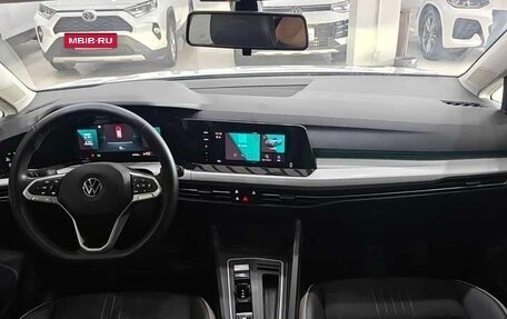 Volkswagen Golf VIII, 2023 год, 1 750 000 рублей, 8 фотография