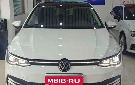 Volkswagen Golf VIII, 2023 год, 1 750 000 рублей, 2 фотография