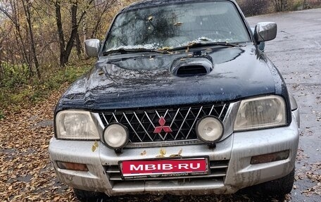 Mitsubishi L200 III рестайлинг, 2002 год, 400 000 рублей, 1 фотография