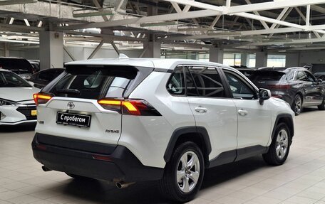 Toyota RAV4, 2021 год, 2 730 000 рублей, 7 фотография