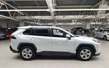 Toyota RAV4, 2021 год, 2 730 000 рублей, 8 фотография