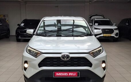 Toyota RAV4, 2021 год, 2 730 000 рублей, 2 фотография