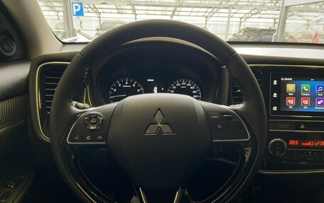 Mitsubishi Outlander III рестайлинг 3, 2019 год, 2 200 000 рублей, 11 фотография