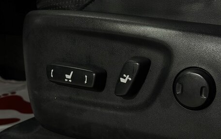 Toyota Land Cruiser Prado 150 рестайлинг 2, 2011 год, 3 399 000 рублей, 9 фотография