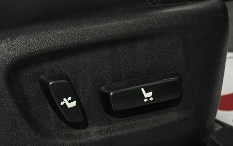 Toyota Land Cruiser Prado 150 рестайлинг 2, 2011 год, 3 399 000 рублей, 14 фотография