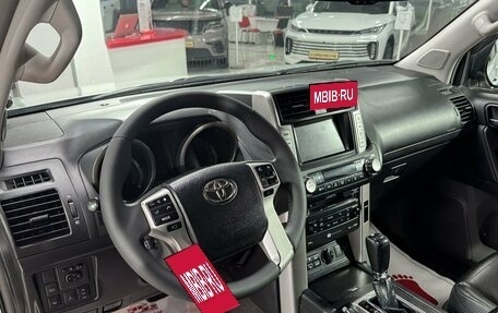 Toyota Land Cruiser Prado 150 рестайлинг 2, 2011 год, 3 399 000 рублей, 7 фотография