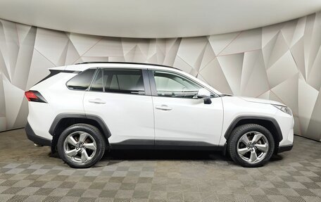 Toyota RAV4, 2020 год, 2 395 000 рублей, 6 фотография