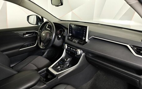Toyota RAV4, 2020 год, 2 395 000 рублей, 13 фотография