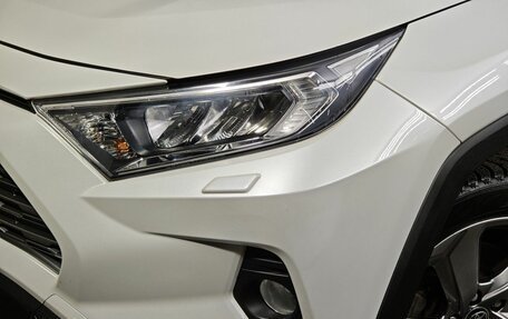 Toyota RAV4, 2020 год, 2 395 000 рублей, 10 фотография