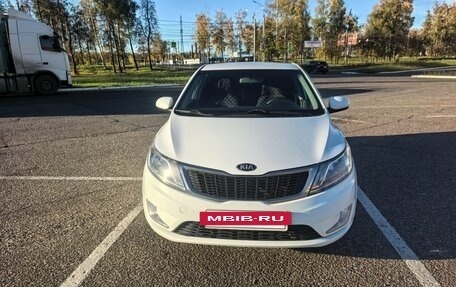 KIA Rio III рестайлинг, 2013 год, 730 000 рублей, 2 фотография