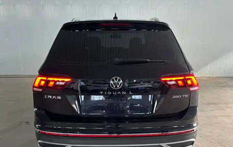 Volkswagen Tiguan II, 2022 год, 1 937 000 рублей, 4 фотография