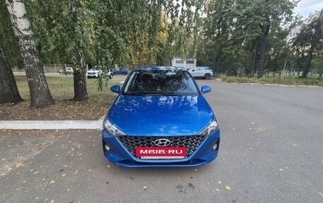 Hyundai Solaris II рестайлинг, 2021 год, 1 370 000 рублей, 5 фотография