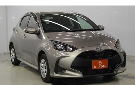 Toyota Yaris, 2022 год, 1 390 000 рублей, 1 фотография