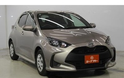 Toyota Yaris, 2022 год, 1 390 000 рублей, 1 фотография