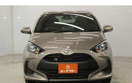 Toyota Yaris, 2022 год, 1 390 000 рублей, 2 фотография