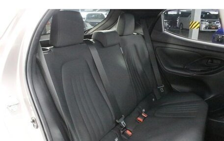 Toyota Yaris, 2022 год, 1 390 000 рублей, 8 фотография
