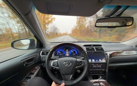 Toyota Camry, 2017 год, 2 800 000 рублей, 14 фотография