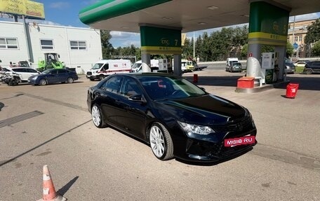 Toyota Camry, 2017 год, 2 800 000 рублей, 2 фотография