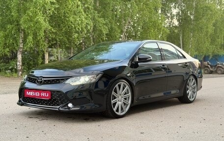 Toyota Camry, 2017 год, 2 800 000 рублей, 13 фотография