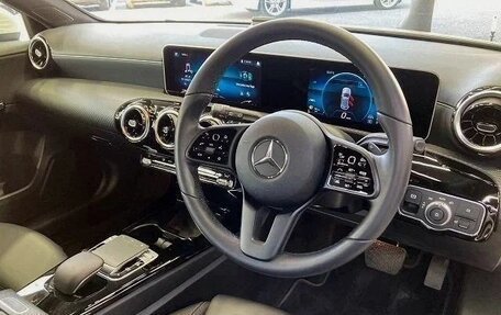 Mercedes-Benz A-Класс, 2019 год, 1 388 000 рублей, 9 фотография