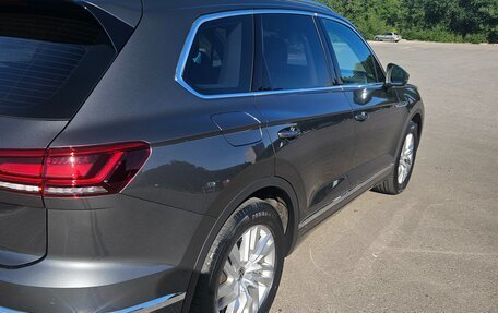 Volkswagen Touareg III, 2021 год, 6 200 000 рублей, 2 фотография