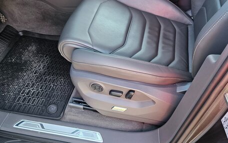 Volkswagen Touareg III, 2021 год, 6 200 000 рублей, 24 фотография