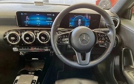 Mercedes-Benz A-Класс, 2019 год, 1 388 000 рублей, 11 фотография